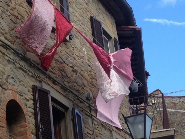 Retrato da atmosfera mágica de Cortona, província de Arezzo que fica a cerca de duas horas de Roma